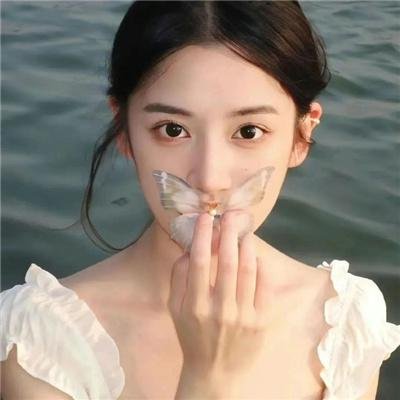 月之心海报