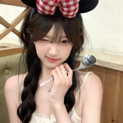 希尔达与山怪王海报